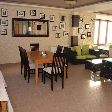 Milmari Premier 46 *