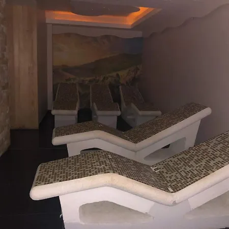 Milmari Premier 46 *